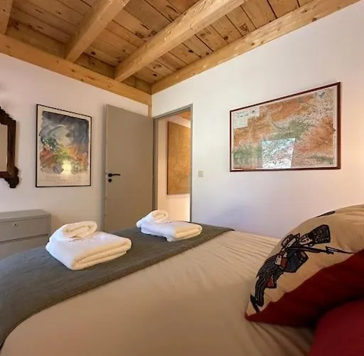 Moixero Casa En 샬레 Estavar